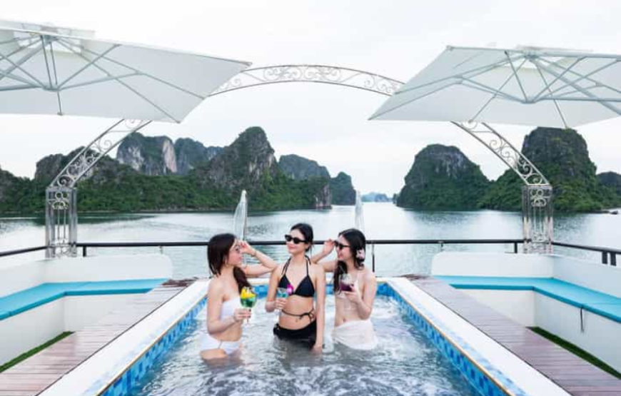 Bai Tu Long Bay Cruise with 6 Hours Cruising